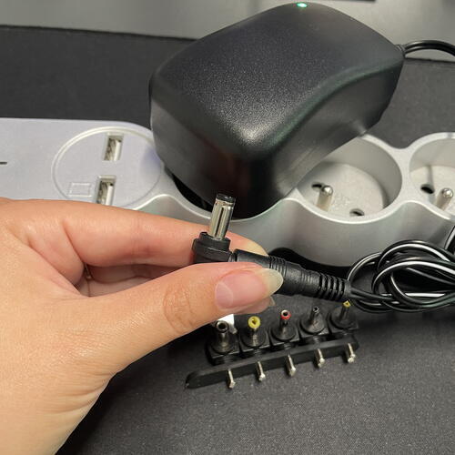 Incarcator universal 30W, 6 capete interschimbabile, 150cm cablu, 3V-12V, USB