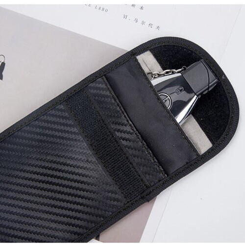 Set 2 husa protectie antifurt pentru chei si carduri, Cu carabiniera, Inchidere velcro, Neagra, Blocarea undelor radio 10 - 30 kHz, 9 x 13/ 8.5 x 13 cm