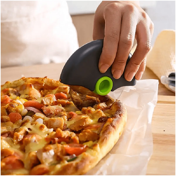 1+1 GRATIS Cutit pentru taiat pizza, tip disc, cu protectie