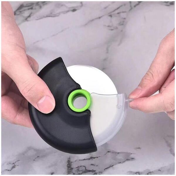 1+1 GRATIS Cutit pentru taiat pizza, tip disc, cu protectie